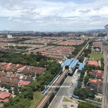 Freehold 3min walk to Lrt below shopping mall supermarket eateries