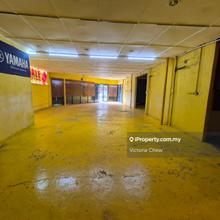 1.5 storey corner factory for rent