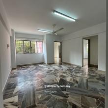 Tasik Heights Apartment At Cheras For Rent!