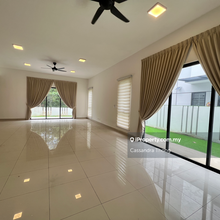 Exclusive Semi-D with A Perfect Blend of Comfort and Privacy