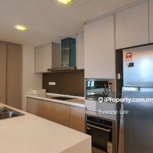 Selling with tenancy corner 3 bedder in Bukit Ceylon