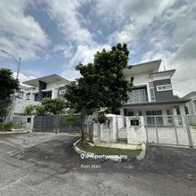 Semi D House