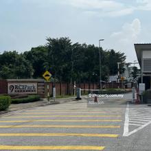 2 adjoining units, Gated and guarded