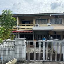 Double storey intermediate link house for sale in Kampung Tunku, PJ
