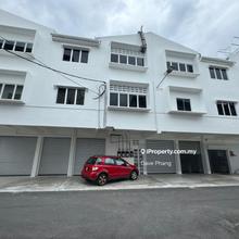 Limited Rare unit, Renovated 3 sty shoplot easy access to DUKE
