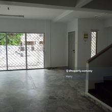 Double Storey House 5 mins walk to Sunway Pyramid 