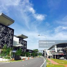 Giant hypermarket, LRT, International school