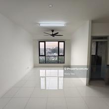 Emerald 9 Partial Furnished 900sqft 3 Room 2 Bathroom For Rent !!