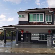 Uni Garden  Double Storey House For Rent