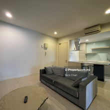 Modern and Spacious Unit with LRT Facilities ( link bridge 3min walk )