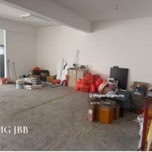 Facing road Bandar Botanic Jalan Mahogani 1st endlot floor office rent