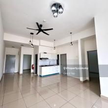Nice apartment With balcony and clubhouse pm me for viewing!!