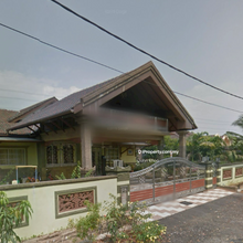 Semi d house in taman arked,dengkil,selangor
