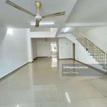 Lakeside Residence 2 Storey 22x75sf Newly Paint Near to Club House