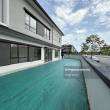 Freesia Residence Corner Semi-D, Extra 18ft Side Land, Spacious Views