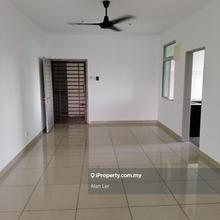 3-Bedroom Apartment @ East Bay Luxury For Sale