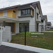Bandar Mahkota Banting End Lot With Land 2 Storey House Guarded 
