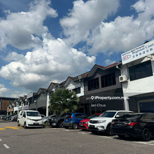 Taman Molek 2-Storey Renovated Shoplot - 24x100, Freehold, Rm1.6m