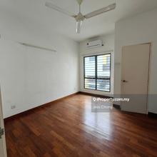Townhouse upper unit for Sale