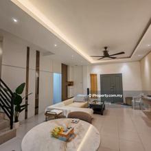 Bucida Townhouse (Lower Unit) For Sale! Located at 10th Mile