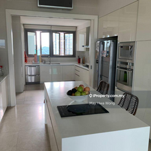 Best Buy unit with unblocked KL view