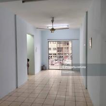 Well-Maintained Unit on Low Floor