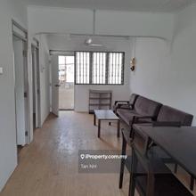 Taman Ungku Tun Aminah Flat