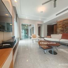 11 Gurney excellent condition unit for rent