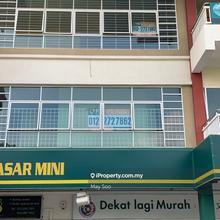 3 Storey Corner Shop Lot (2nd floor for rent). Good Location.