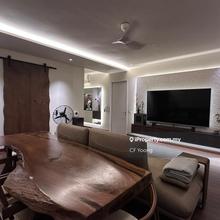 Owner Spent 200k On Renovation, Interior Design Unit Like New!