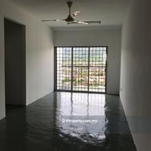 Apartment mesra prima 3 Bedrooms 2 Bathrooms partially for rent