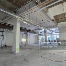 Limited unit, with loading bay, provided aircond, move in condition