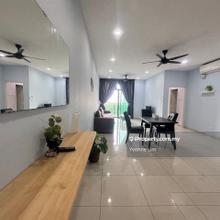 Marina Residence, Bayu Puteri, 3 bedrooms partial furnished, gng