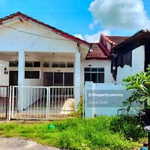 1 Storey Terrace House - 3 min to Petronas Binjai