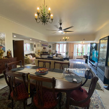 Corner ventilated tastefully furnished unit