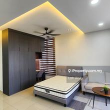 Fully Furnished, Walking distance to Custom