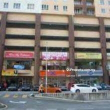 Plaza Metro Prima