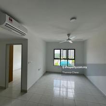 A neat and tidy, mid-level corner lot unit for rent