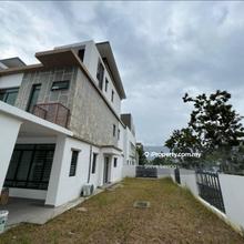 Corner house