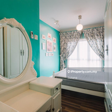 Rare!Fully renovated freehold condo 3rooms 2 bathrooms 2 Carparks