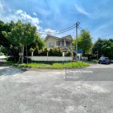 Corner Lot. Near to Guardhouse. Good for Own stay.