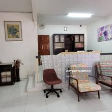 Good Condition! Near to Park!