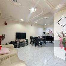 Freehold Renovated 2 sty in Prime Area. Welcome Viewing & Discuss