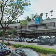 Retail space for lease: prime exposure facing main road