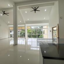 One Selekoh Hill, Low Rise Villa to let with swimming pool
