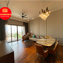 Straits Residences 1292sf Condo Seaview Located in Tanjung Tokong