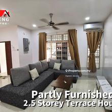 2.5 Storey Terrace House @ Fully Gated & Guarded House 