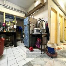 Facing to Mainroad, easy accessible, Low Floor unit