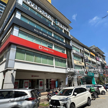 Corner unit, good frontage, high exposure 