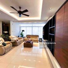 Garden View ! Tasteful Renovated  Superlink Value buy